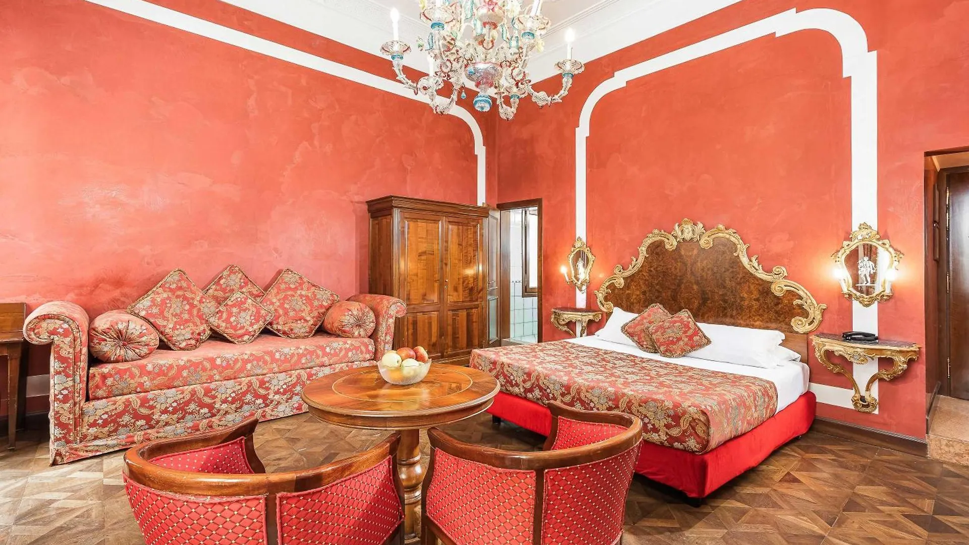 ונציה Hotel San Moise 3*,