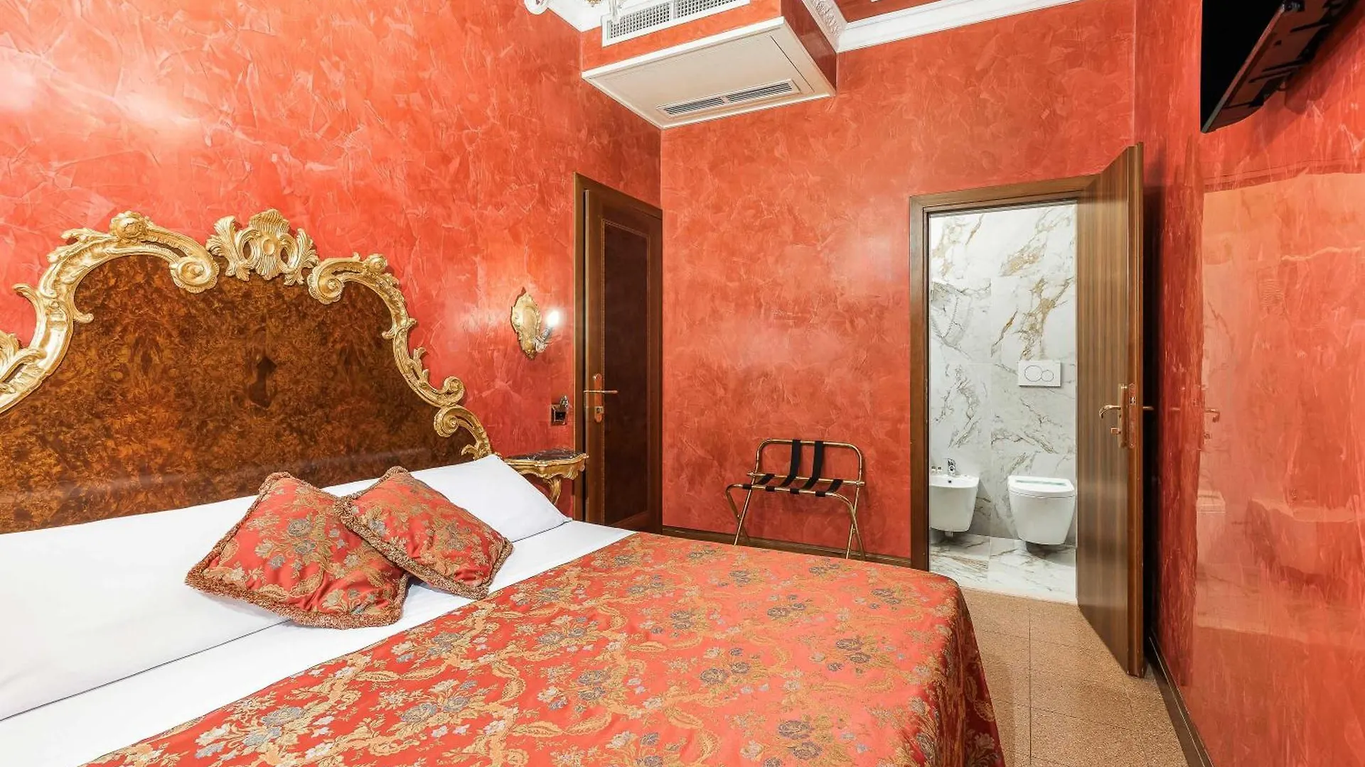 ונציה Hotel San Moise 3*,  איטליה