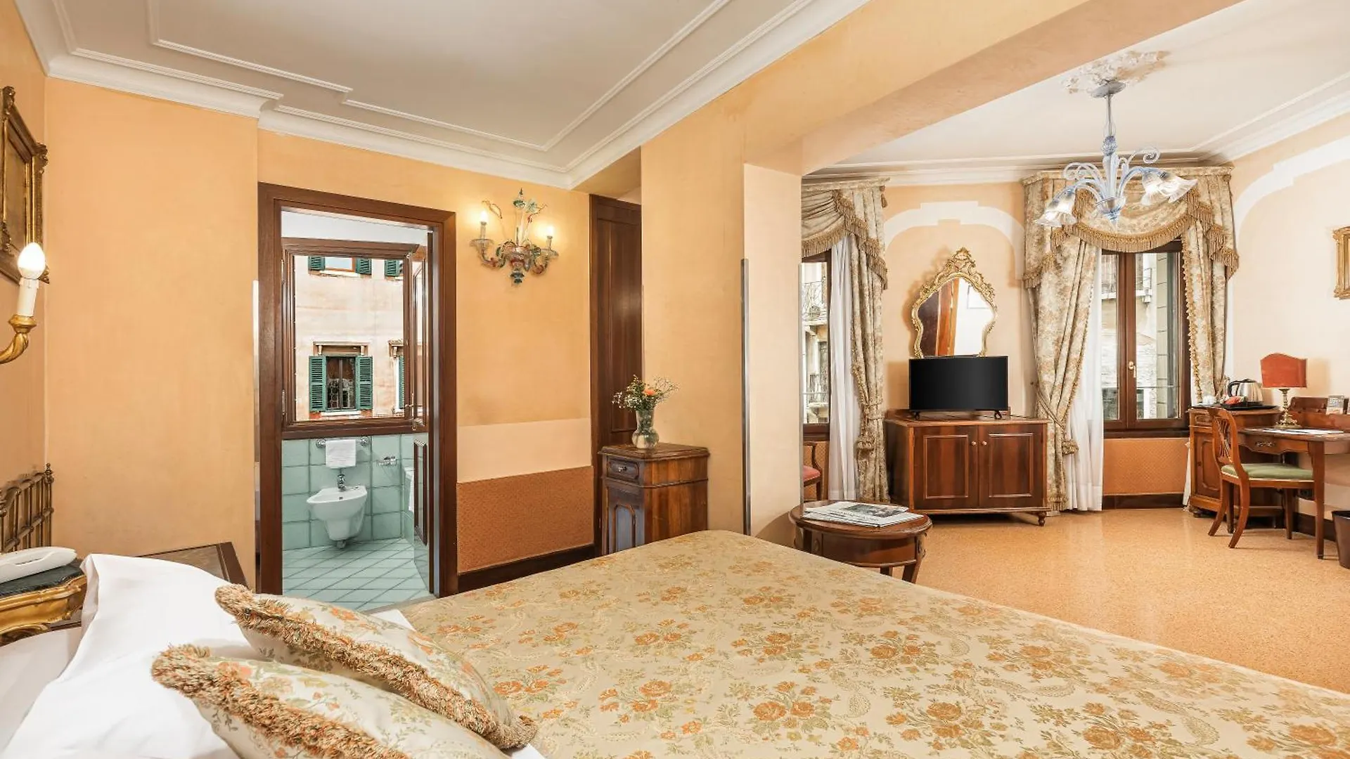 ***  ונציה Hotel San Moise איטליה
